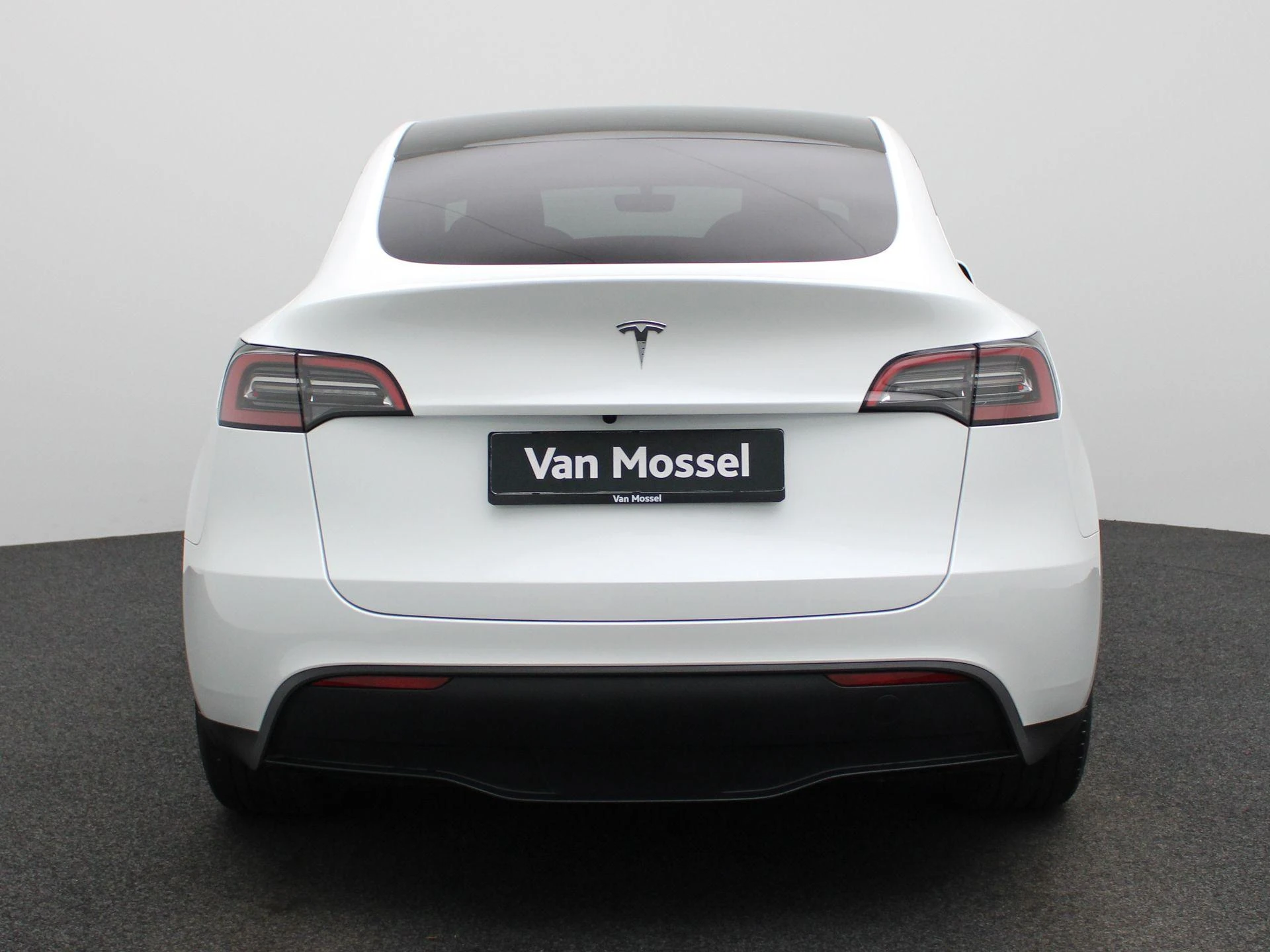 Tesla-Model Y-image-4