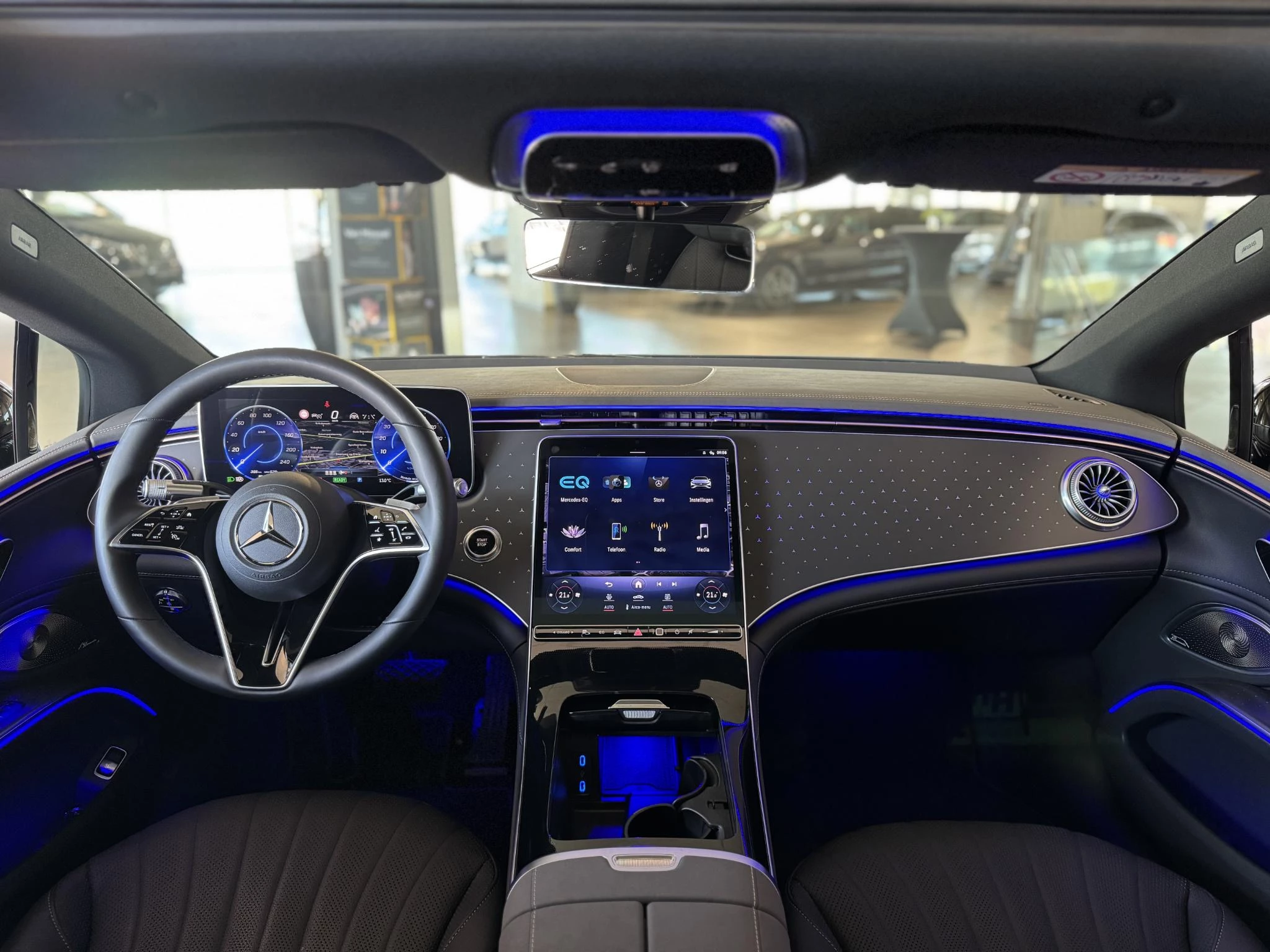Mercedes-Benz-EQS-image-14