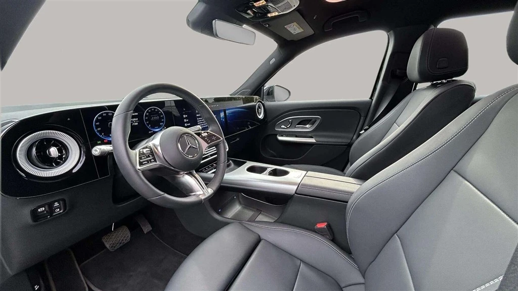 Mercedes-Benz-GLB-image-9