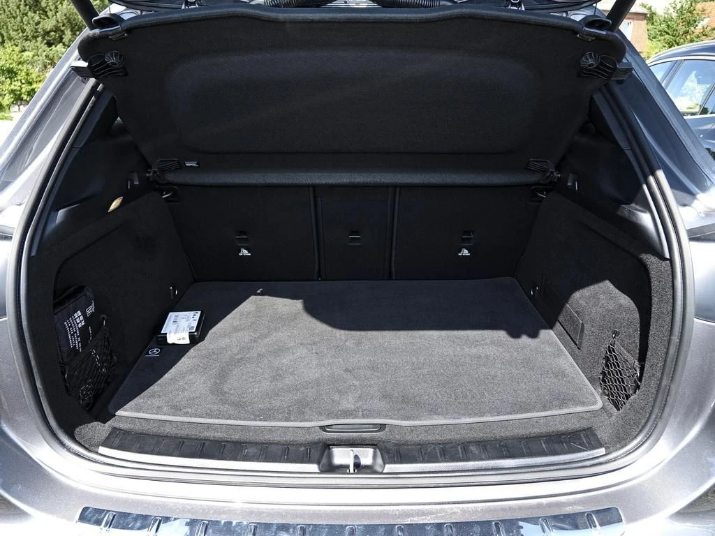 Mercedes-Benz-GLA 200 d-image-15