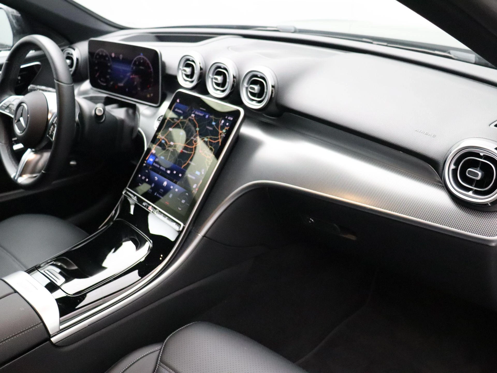 Mercedes-Benz-C-Klasse-image-27