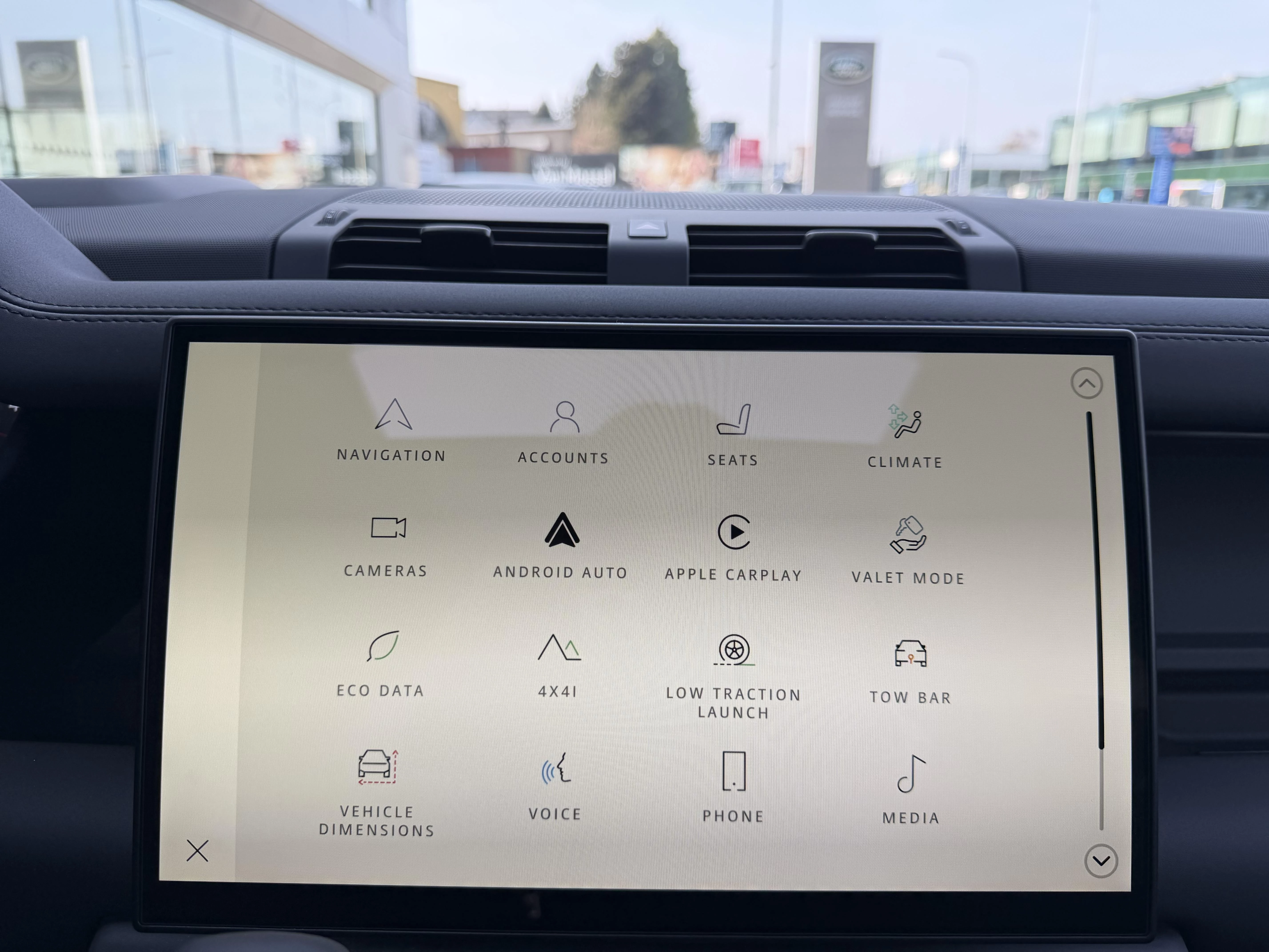 Land Rover Defender 110 D250 X-Dynamic SE AWD Auto. 26MY