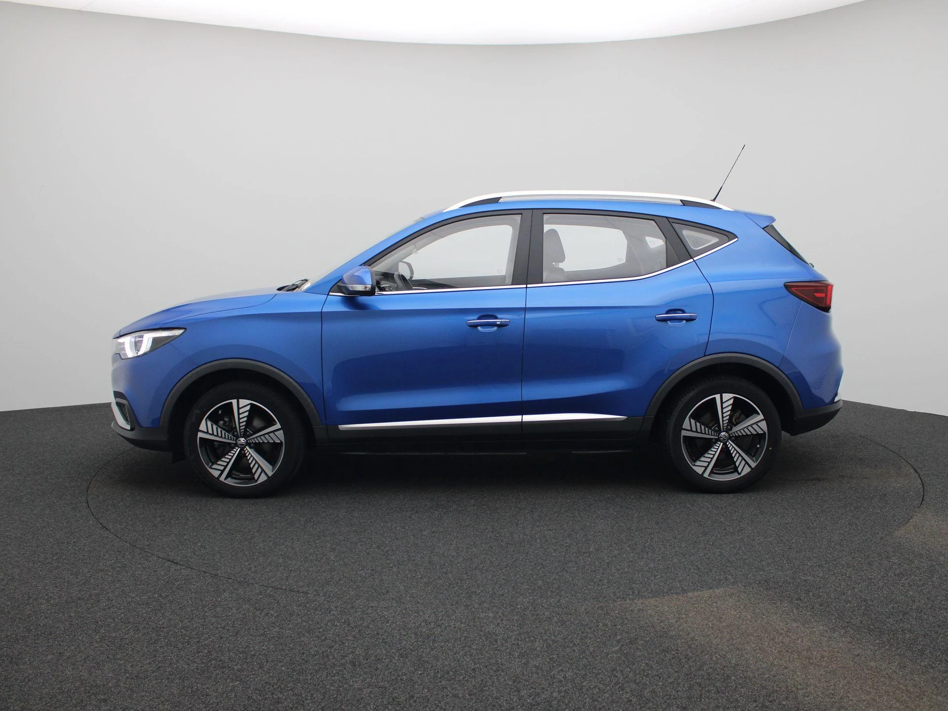 MG-ZS EV-image-3