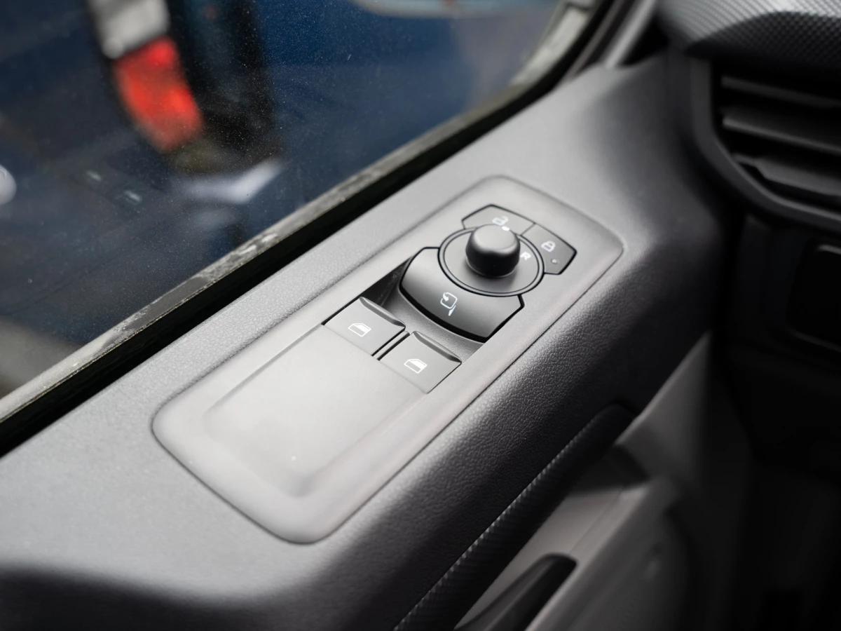 Ford Transit Custom Kombi Trend . Navi. AHK schwenkbar. KeyFree