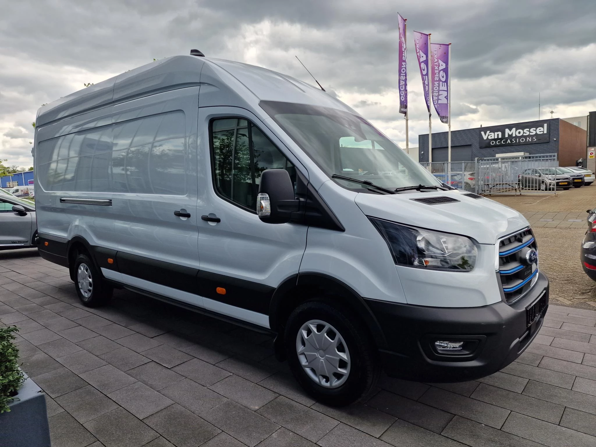 Ford-E-Transit-image-2