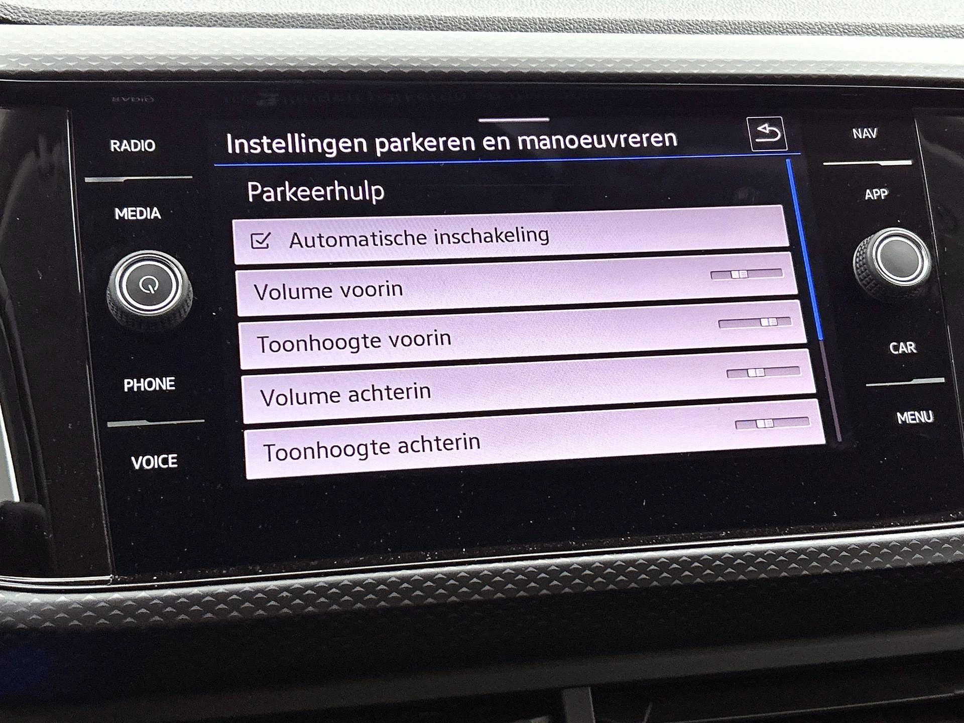 Volkswagen-T-Cross-image-13