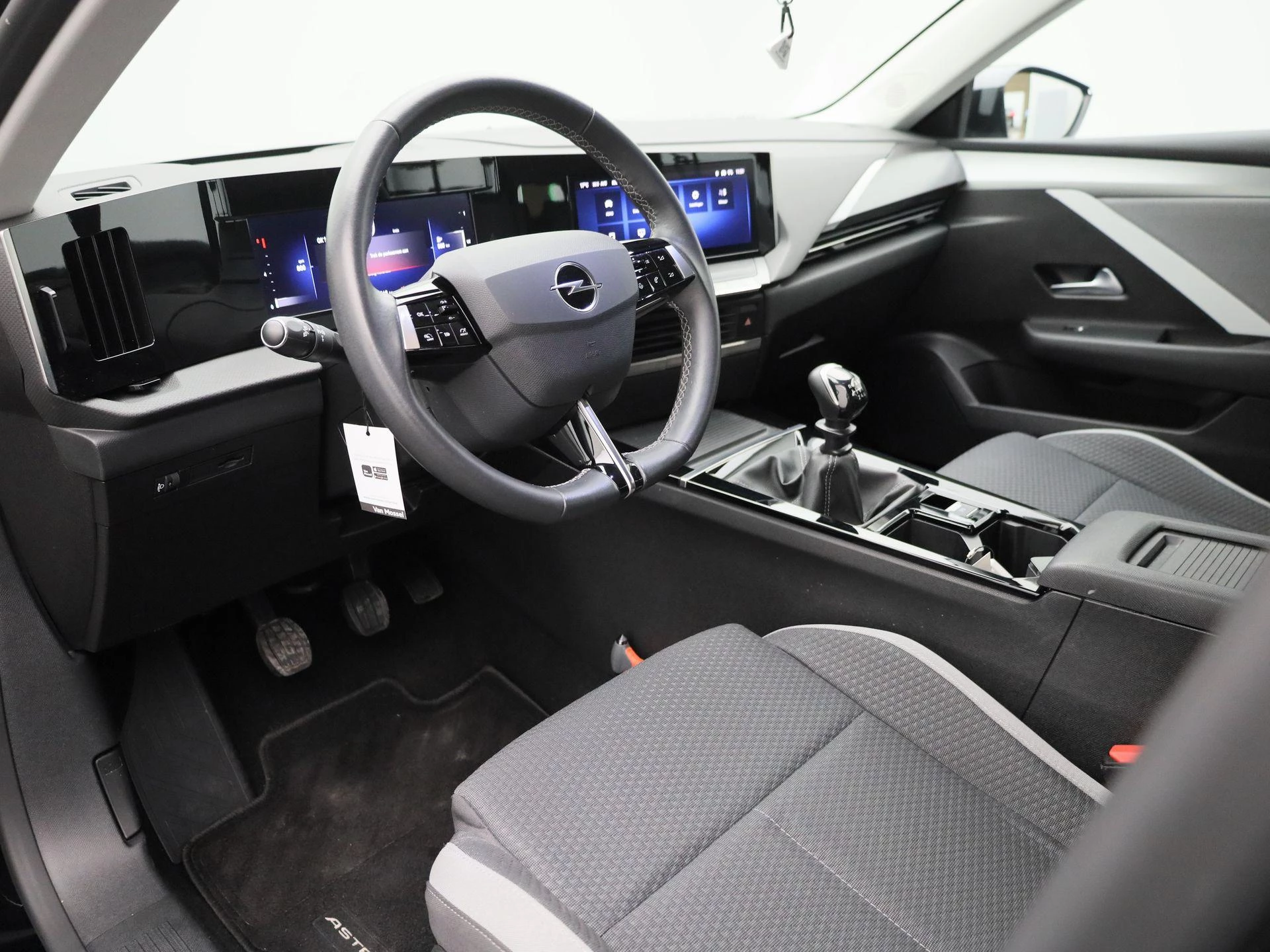 Opel-Astra-image-15