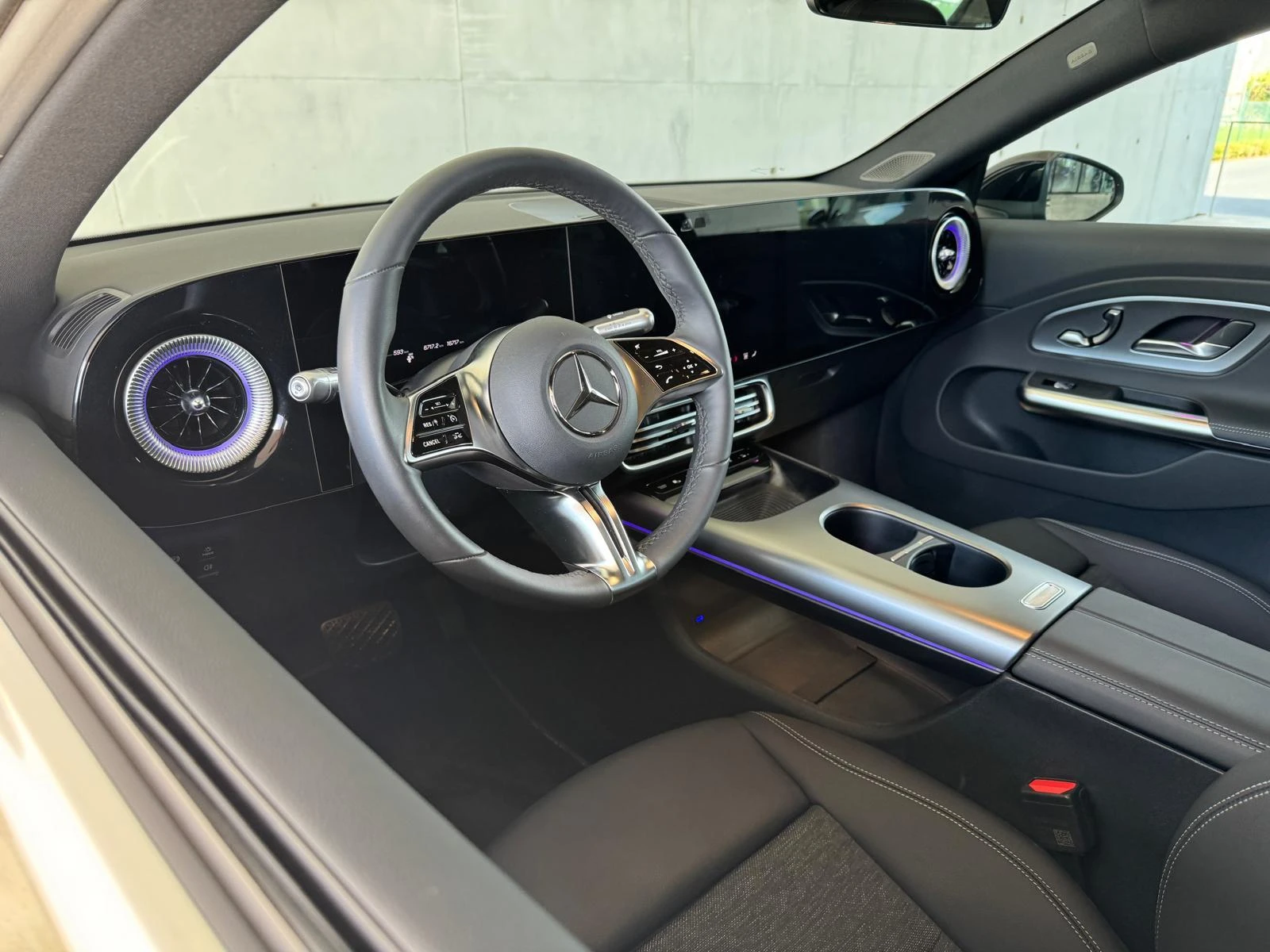 Mercedes-Benz-CLA-image-6