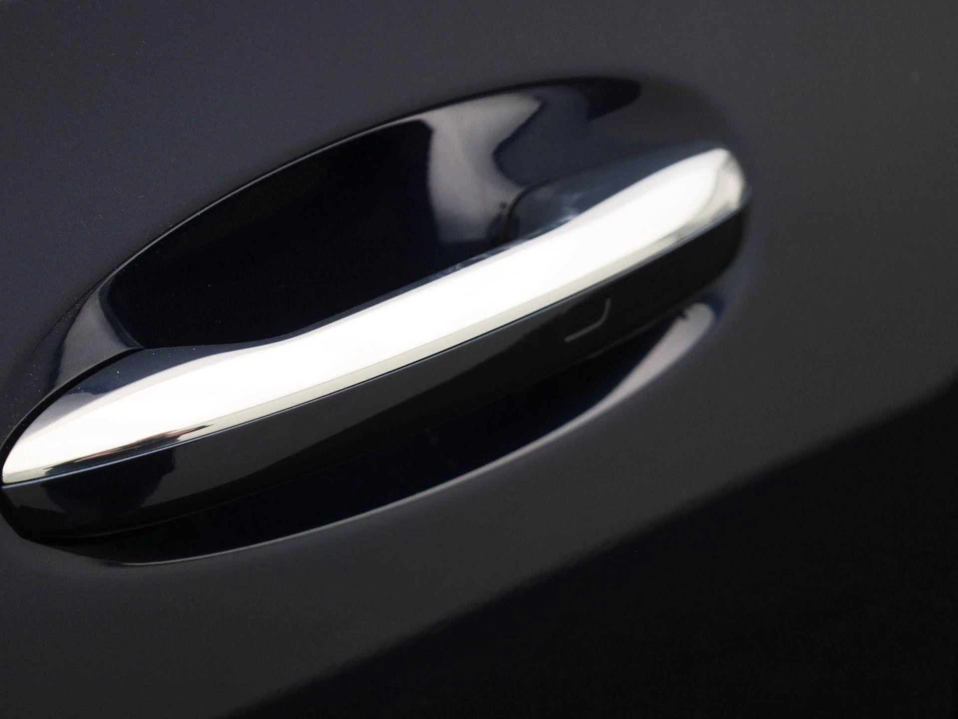 Mercedes-Benz-C-Klasse-image-14