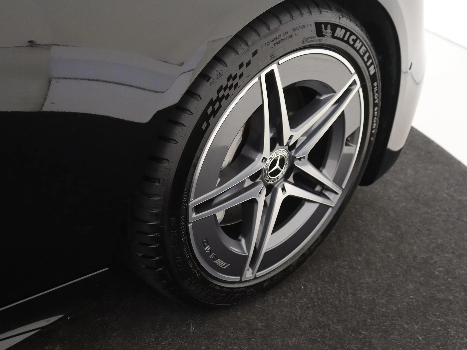 Mercedes-Benz-C-Klasse-image-28