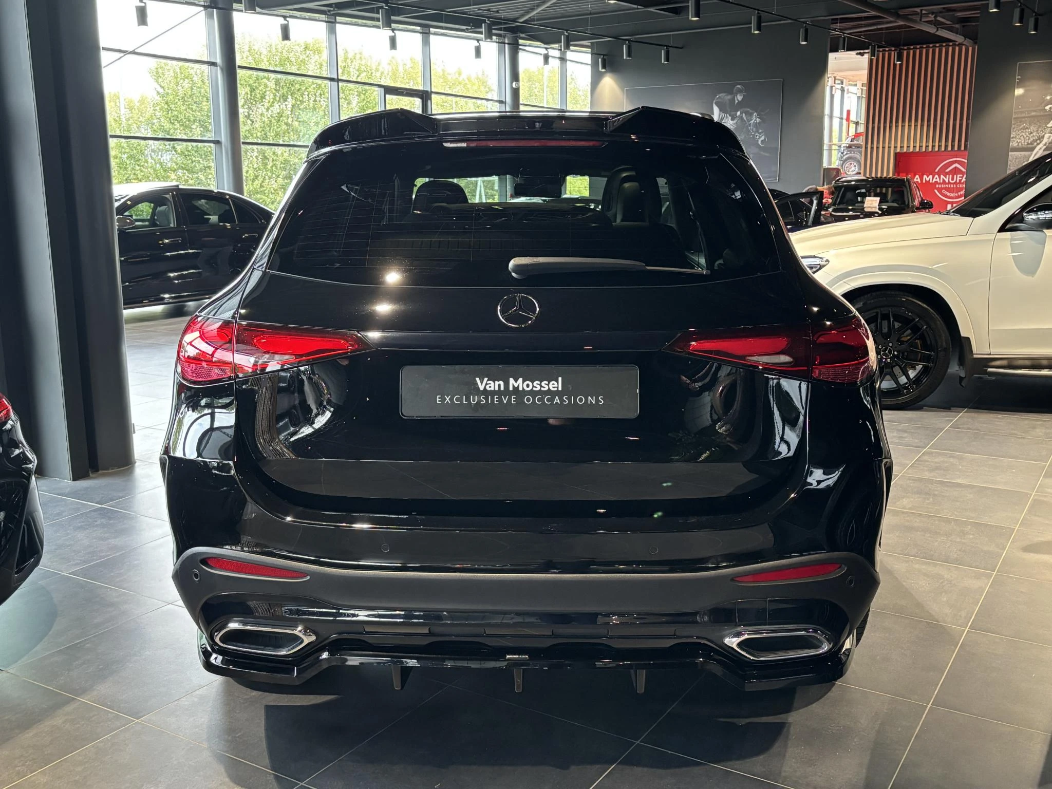 Mercedes-Benz-GLC-image-4