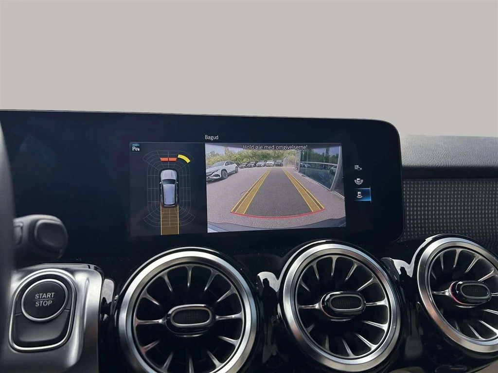 Mercedes-Benz-EQB-image-16