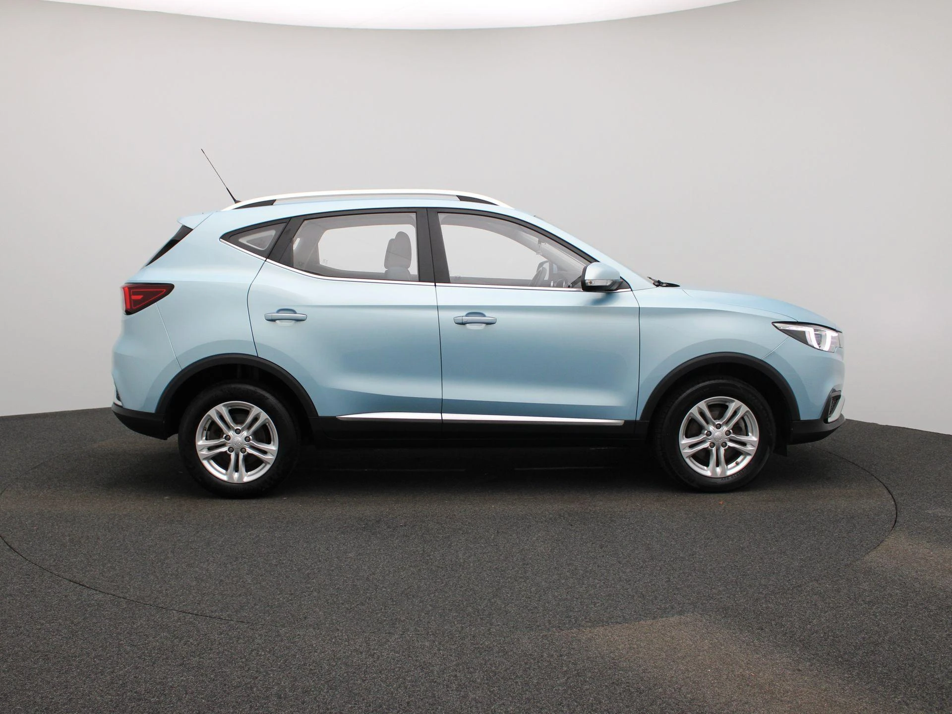 MG-ZS EV-image-5