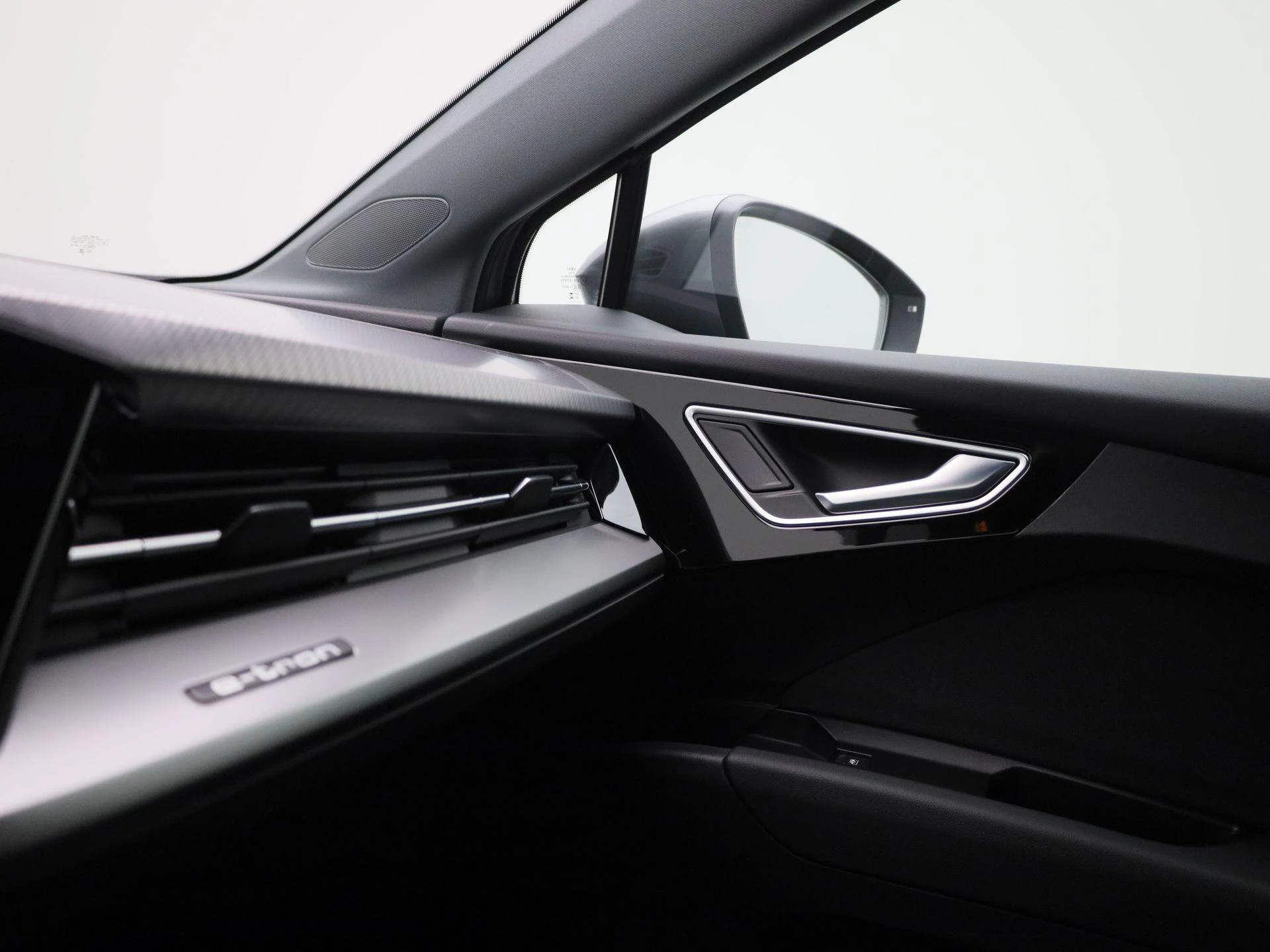 Audi-Q4 e-tron-image-27