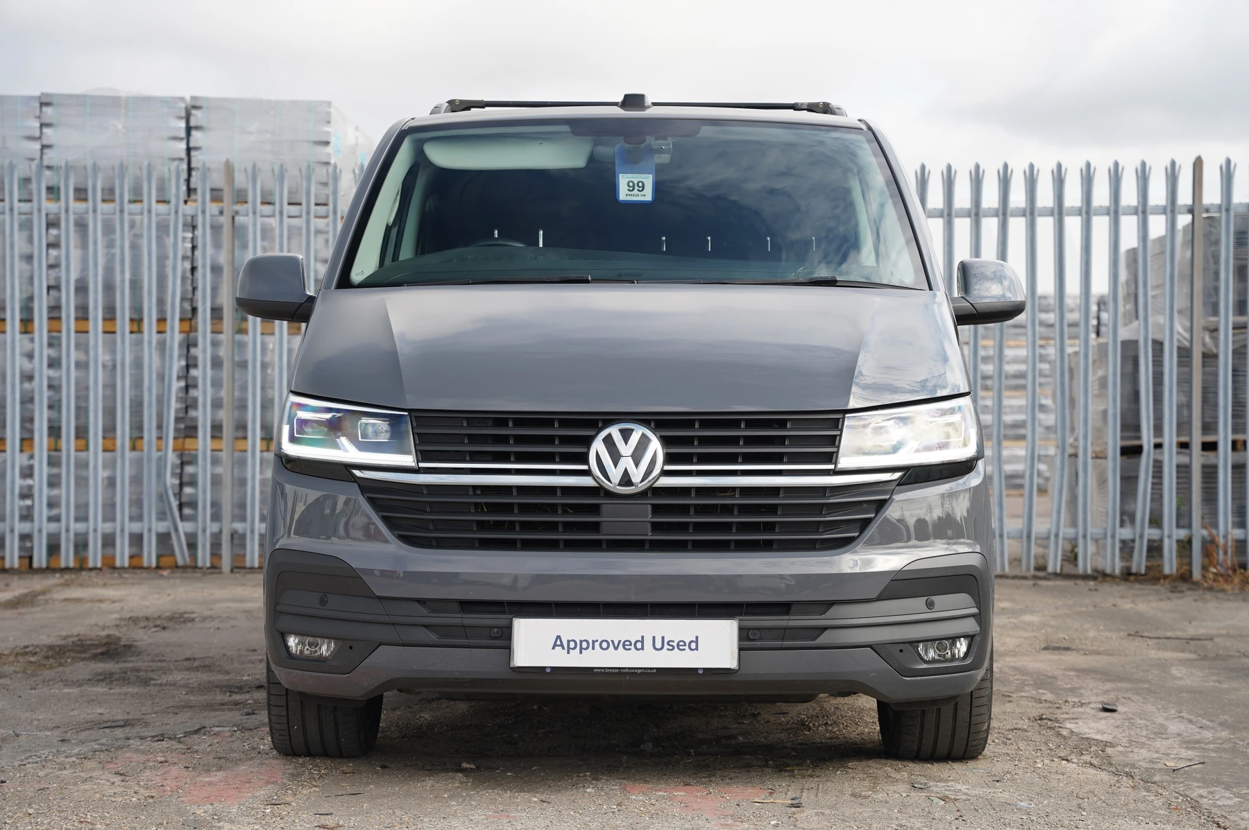 Volkswagen-Transporter-image-6