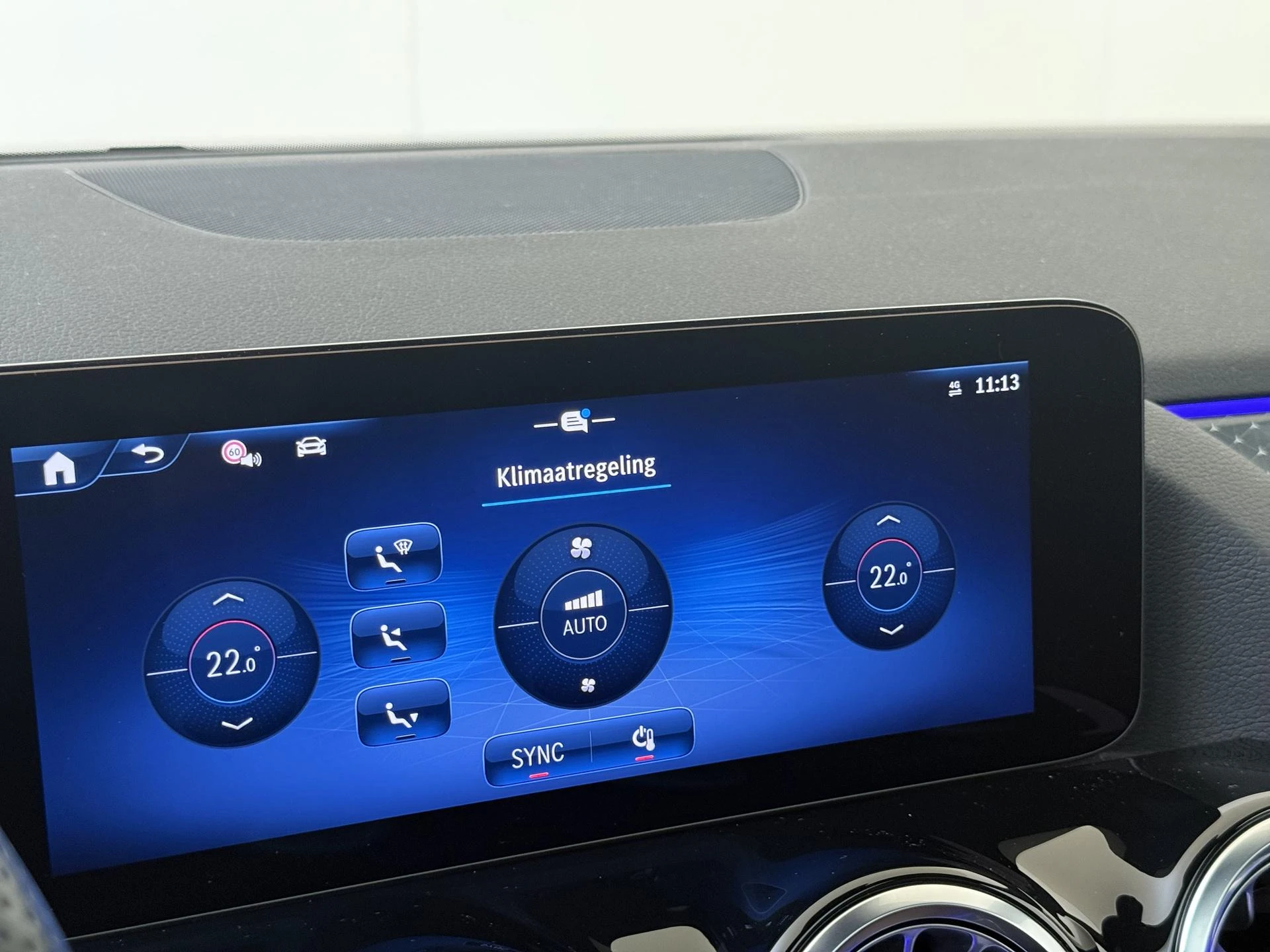Mercedes-Benz-GLA-image-18