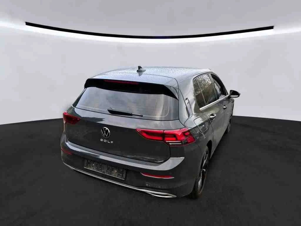 Volkswagen-Golf-image-2