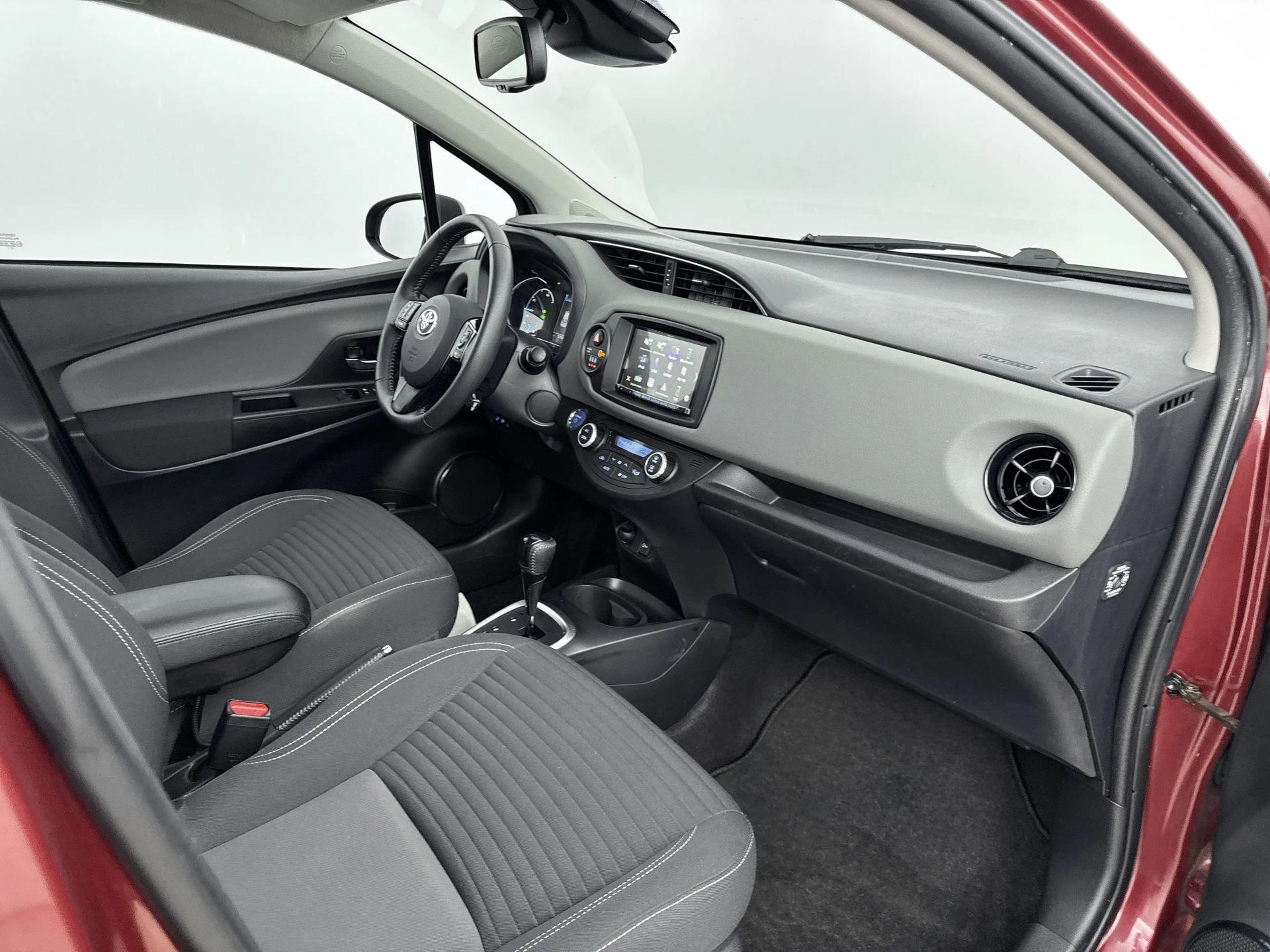 Toyota-Yaris-image-20