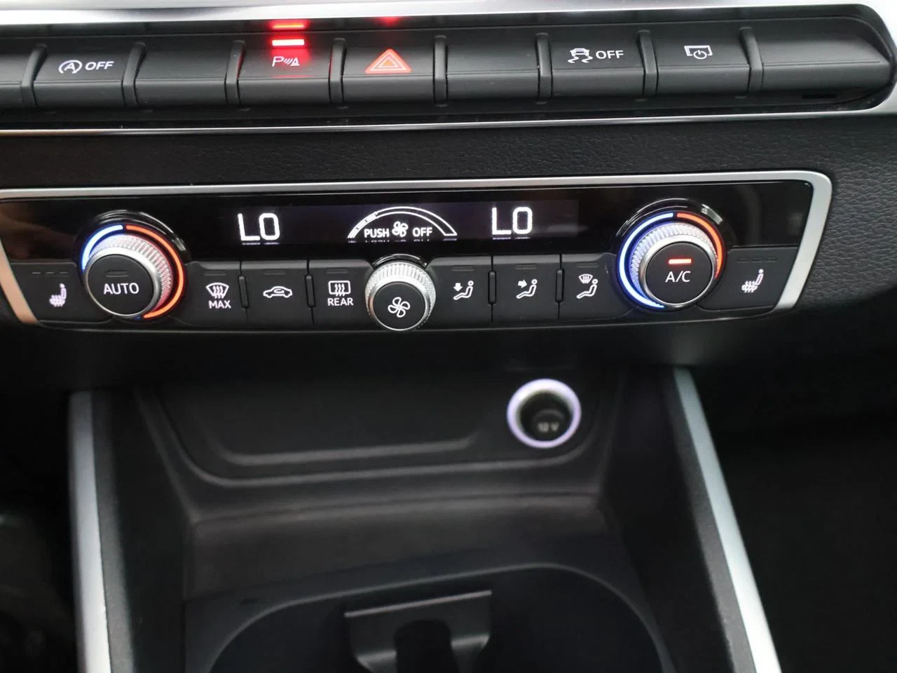Audi Q2 Audi Q2 1.4TFSI 150PK *AUTOMAAT*LEDER*PANODAK*PDC*NAVI*ACC*ZETELVERWARMING*...*