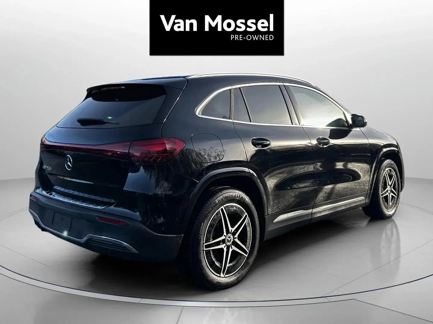 Mercedes-Benz-EQA-image-5