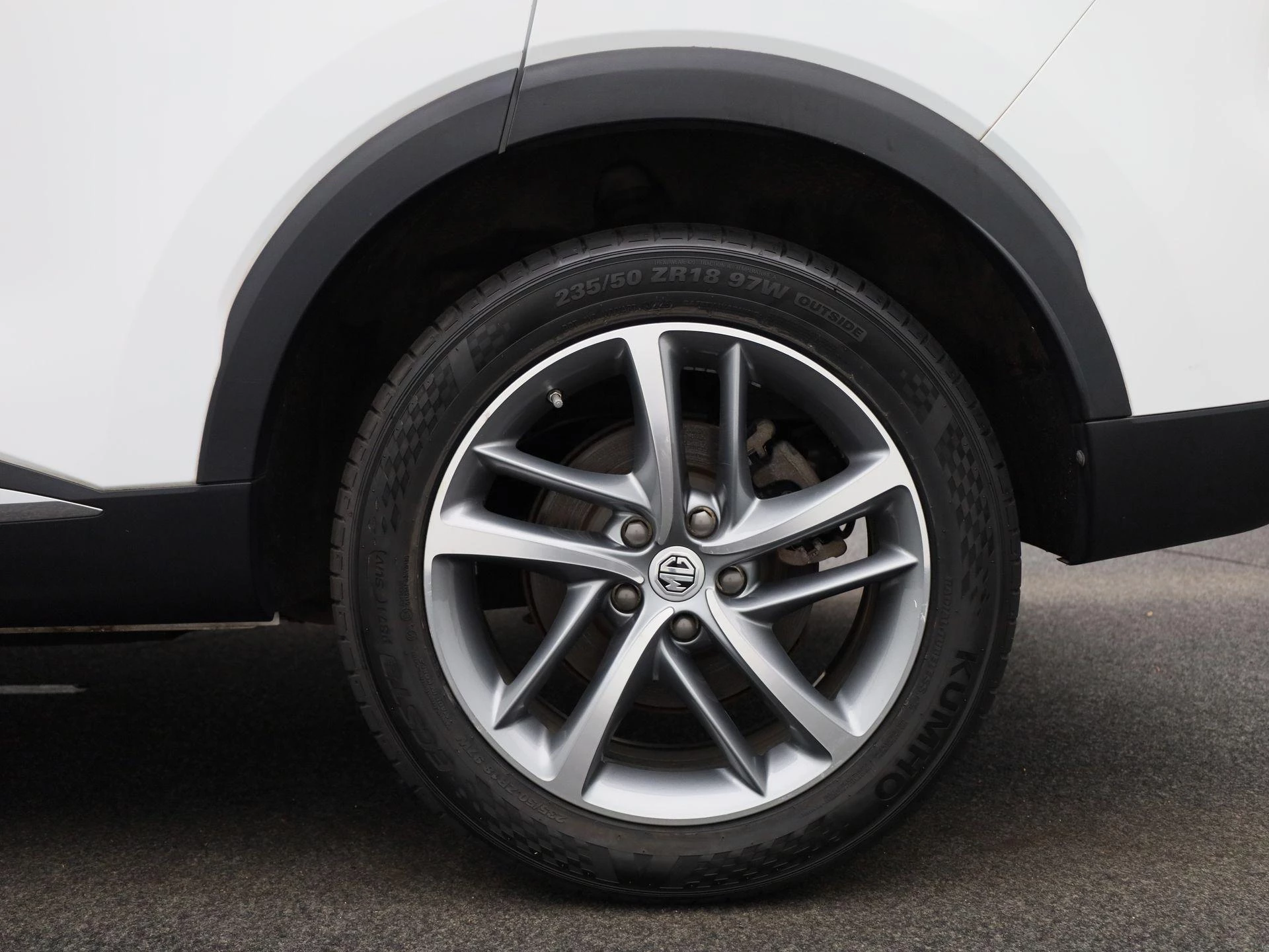 MG EHS 1.5 TGDI Edition1