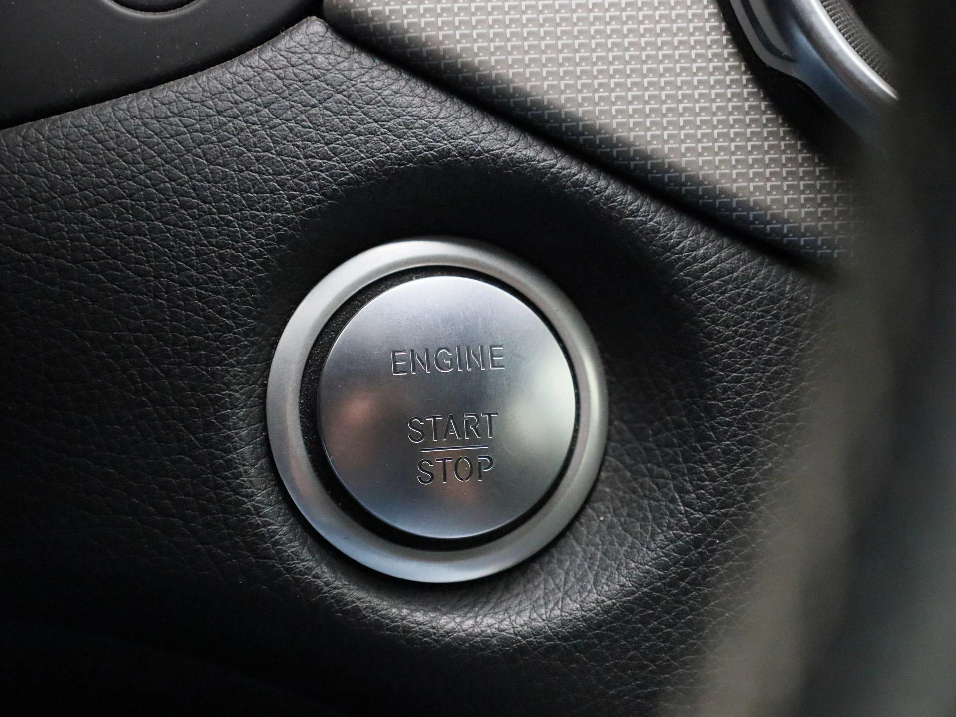 Mercedes-Benz-GLA-image-20