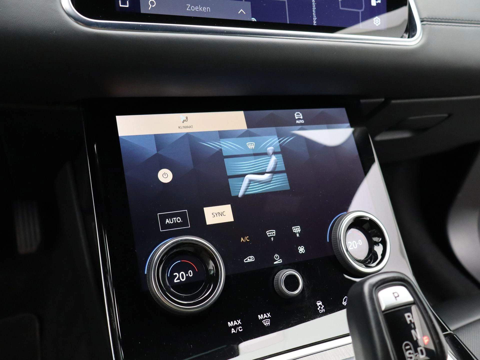 Land Rover-Range Rover Evoque-image-21