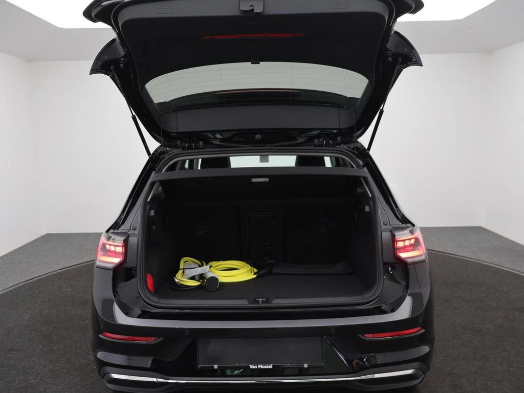 Volkswagen Golf VIII eHybrid Golf Style Business Premium 1.5 TSI eHybrid 204PK AUTOMAAT * DEMO *