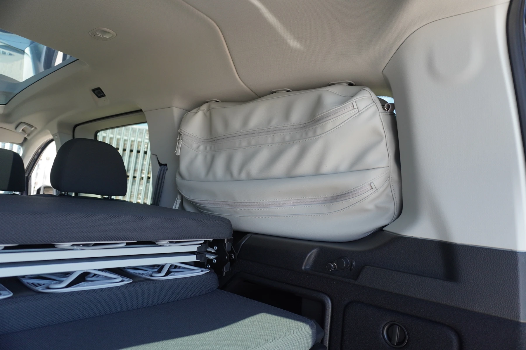Volkswagen-Caddy-image-24