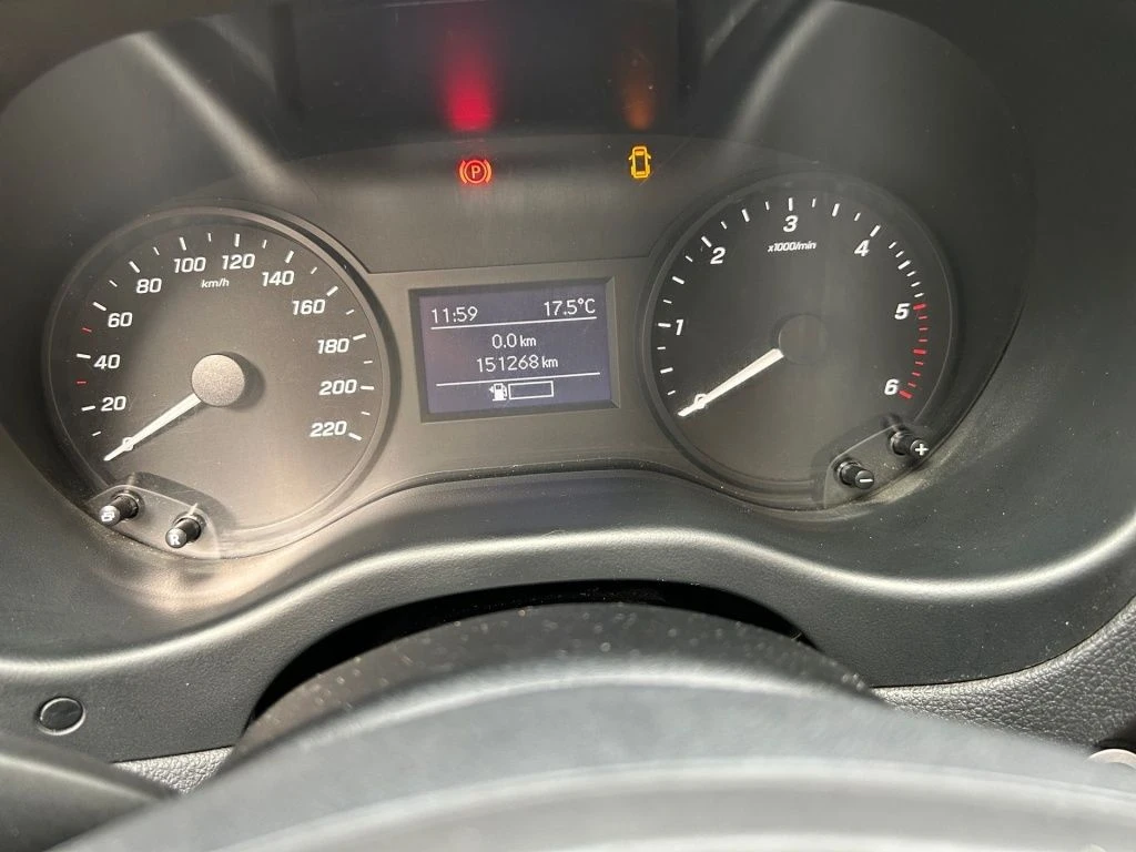 Mercedes-Benz-Vito 114-image-14