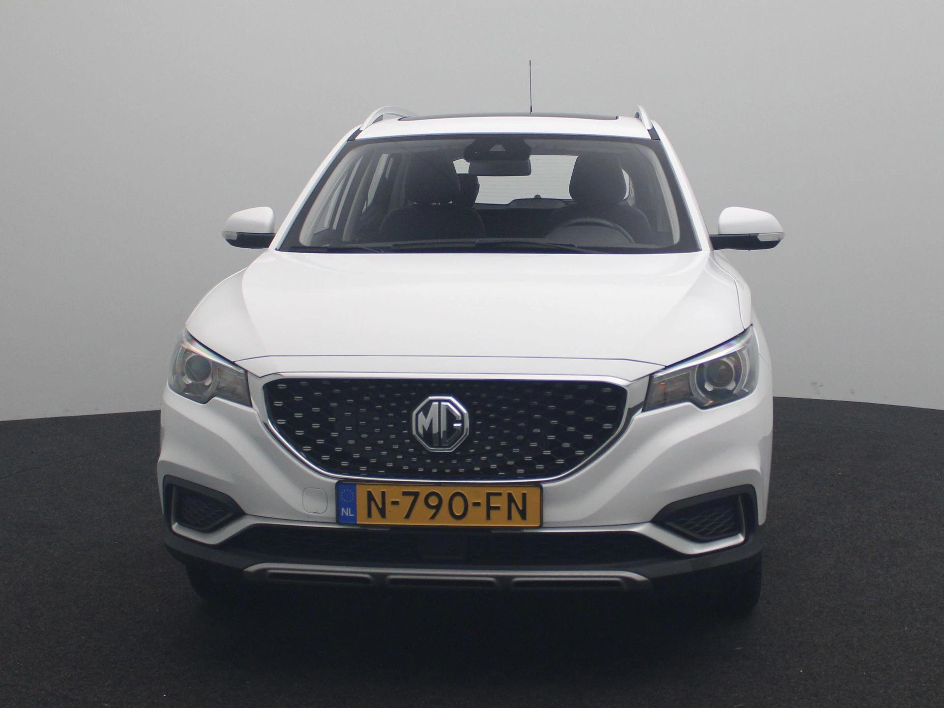 MG-ZS EV-image-2