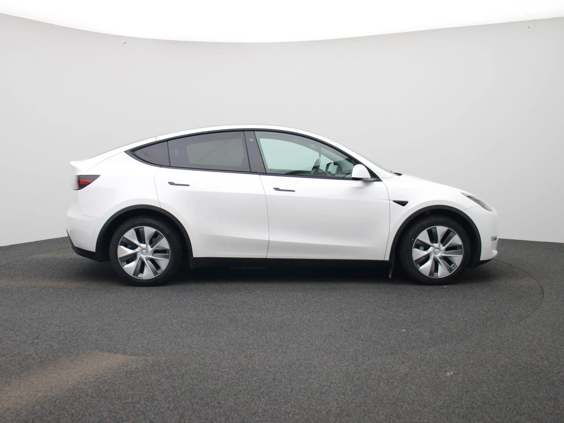 Tesla Model Y Long Range Dual Motor AWD