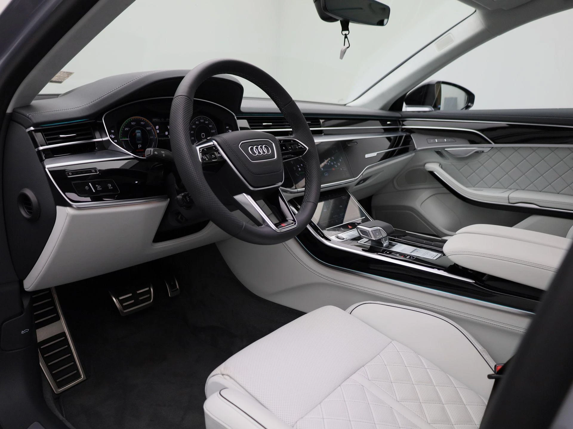 Audi-A8-image-42