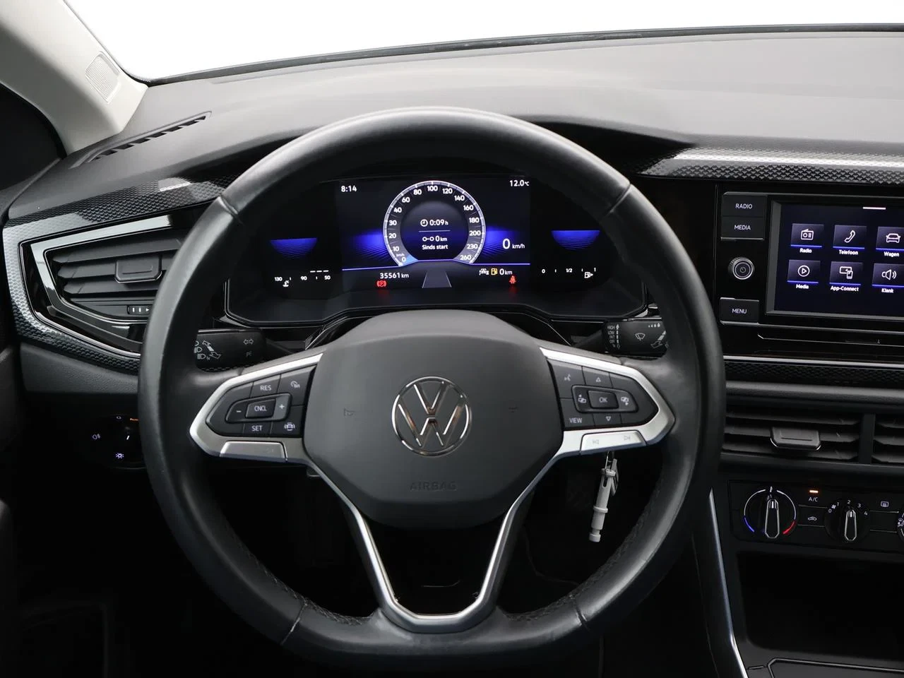Volkswagen-Polo-image-14
