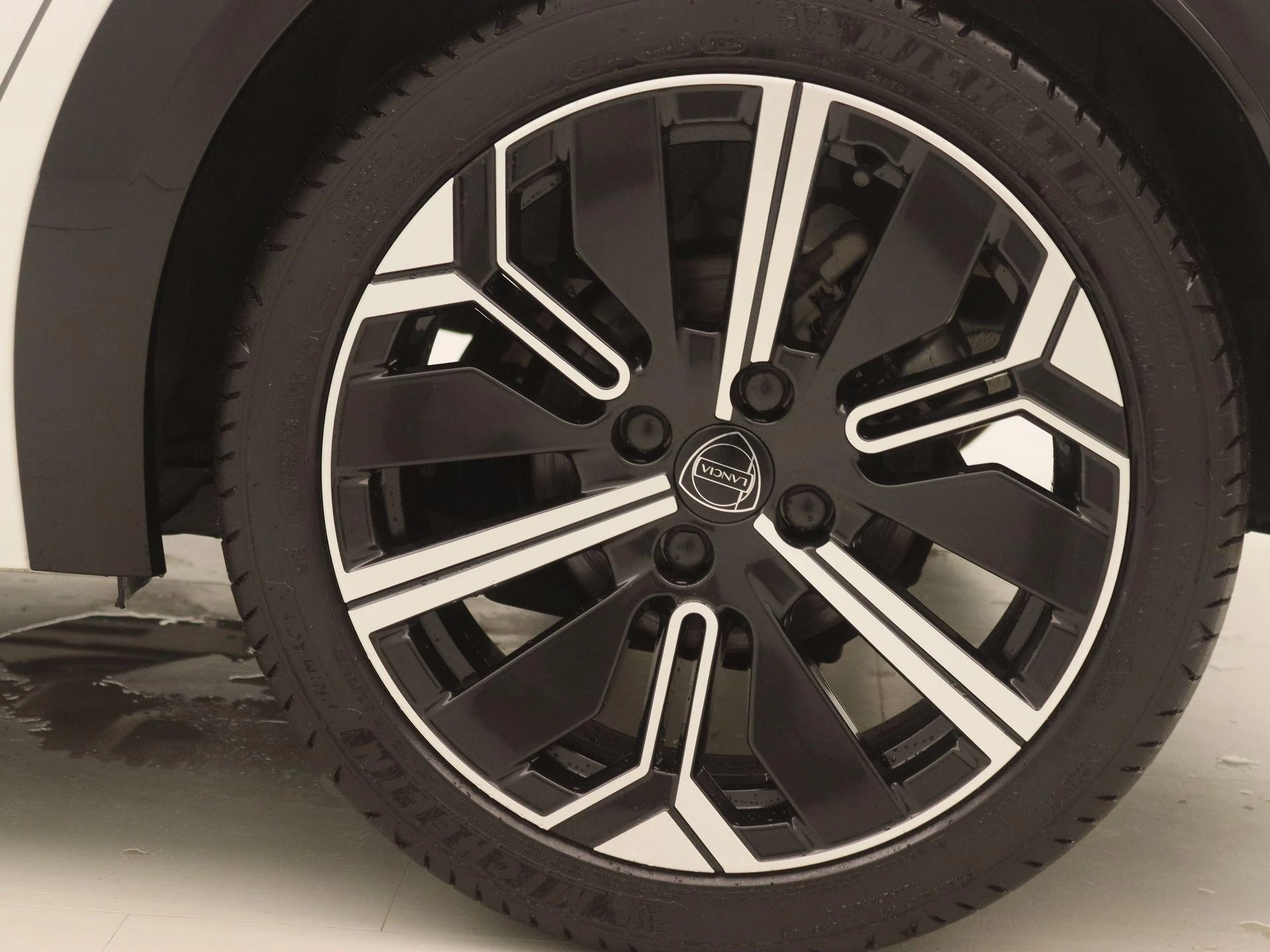 Lancia-Ypsilon-image-14