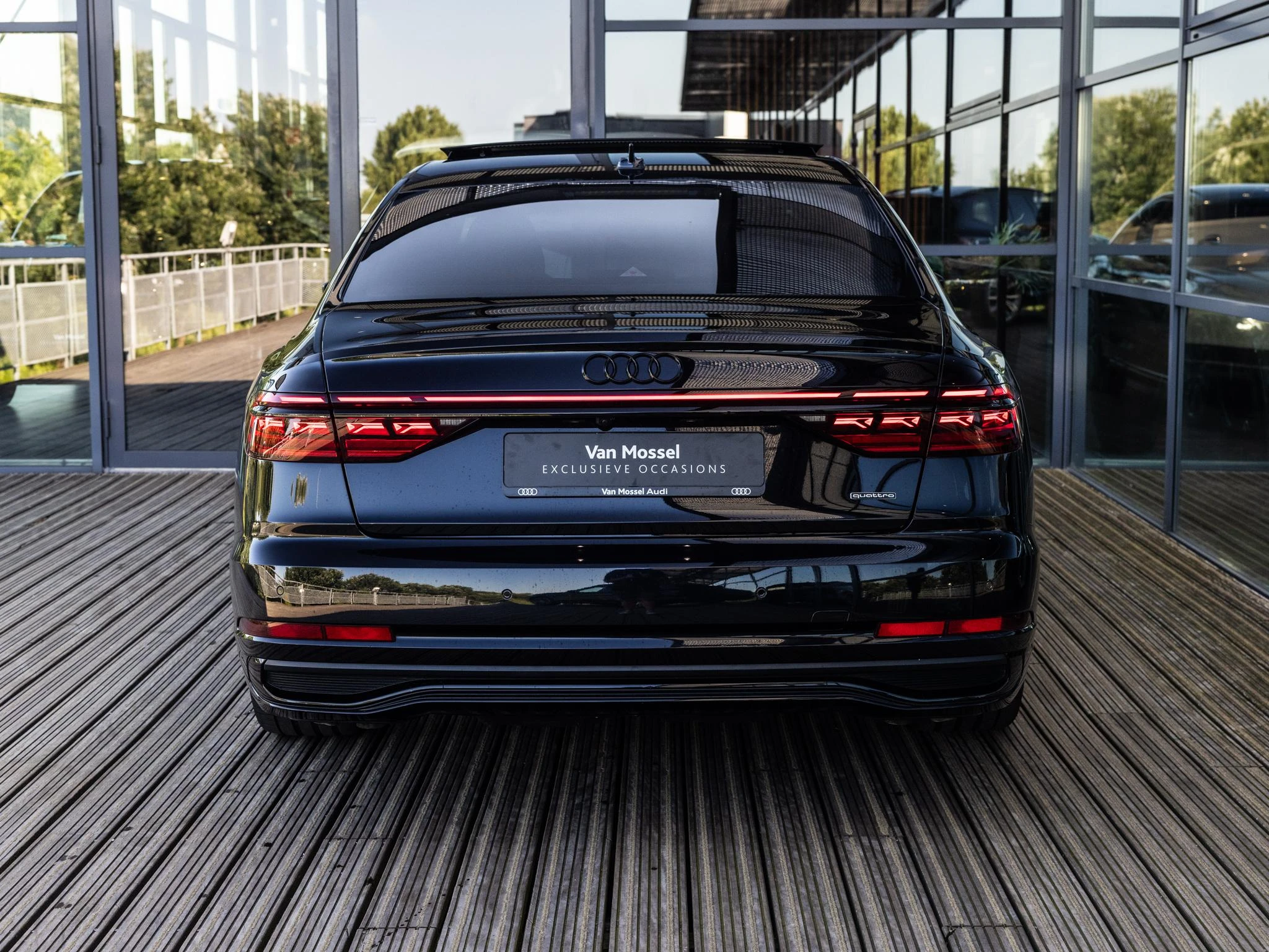 Audi A8 60 TFSI e quattro 462 PK