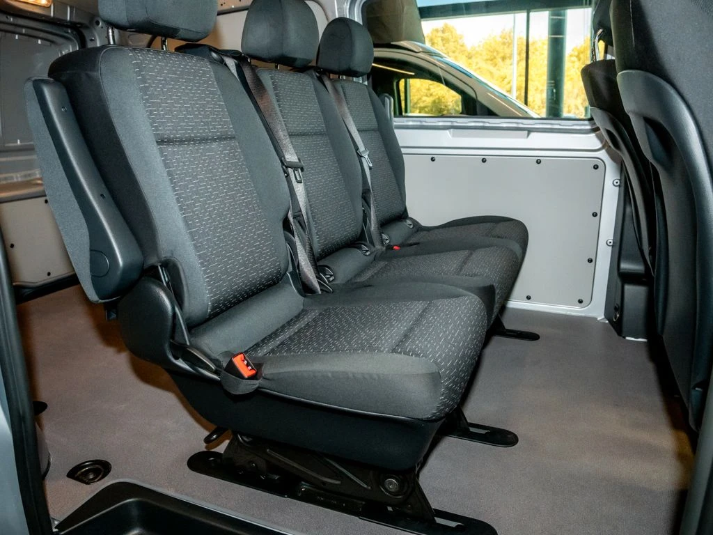 Mercedes-Benz-Vito 119 CDI-image-10