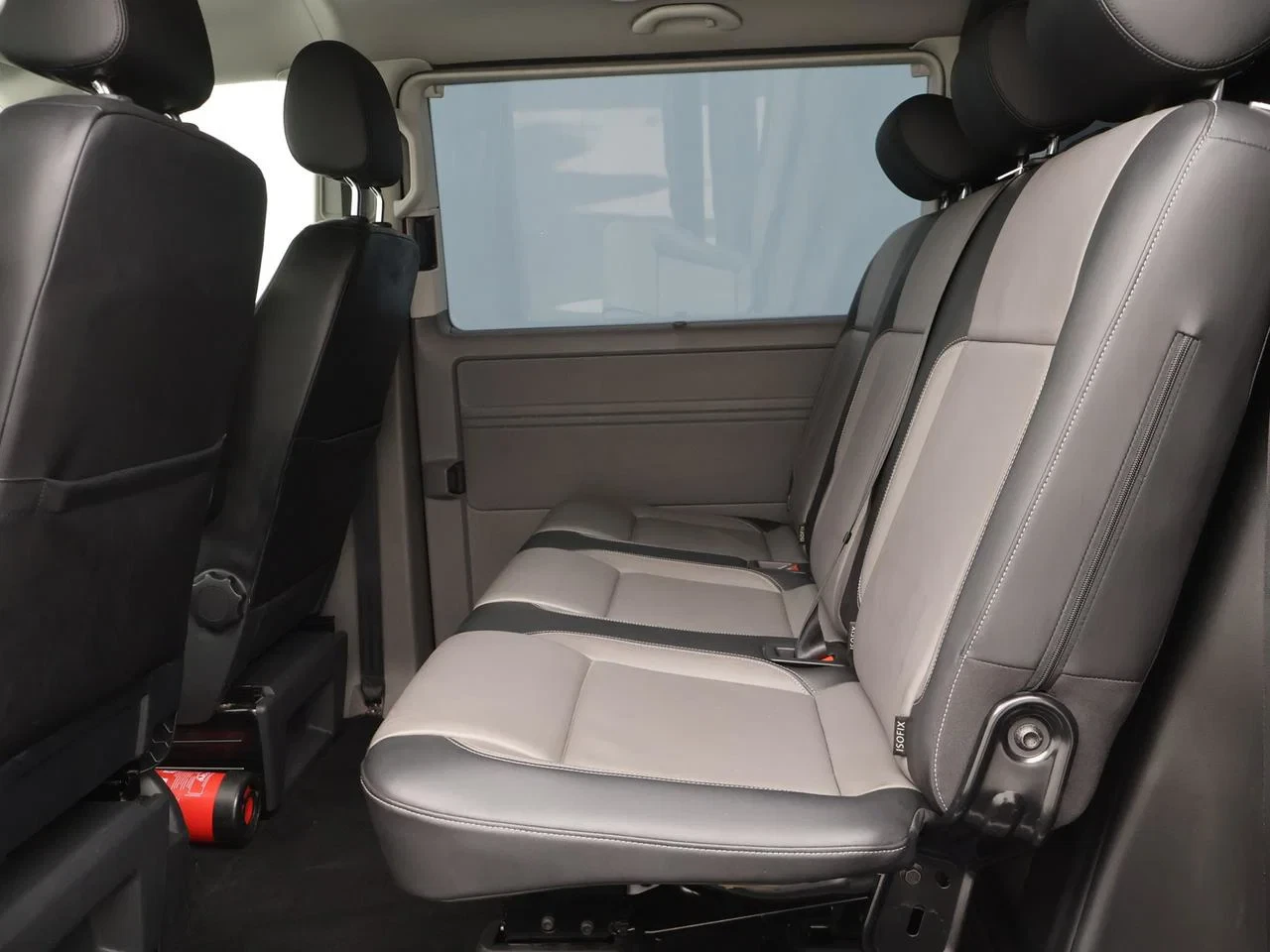 Volkswagen-Transporter-image-14