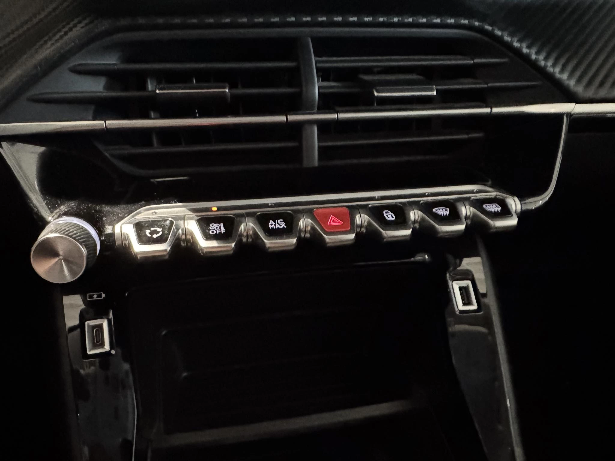 Peugeot-208-image-15