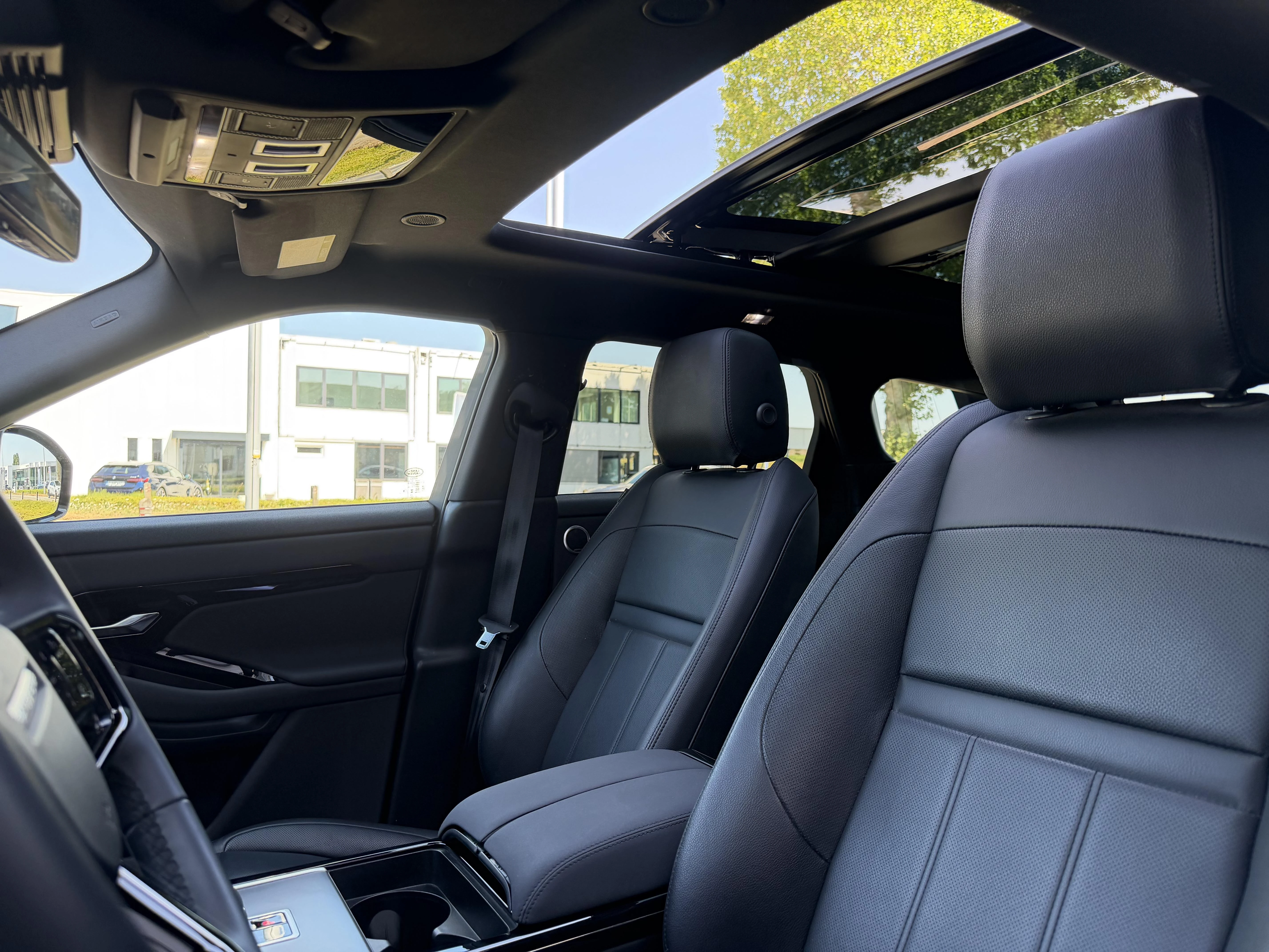 Land Rover-Range Rover Evoque-image-19