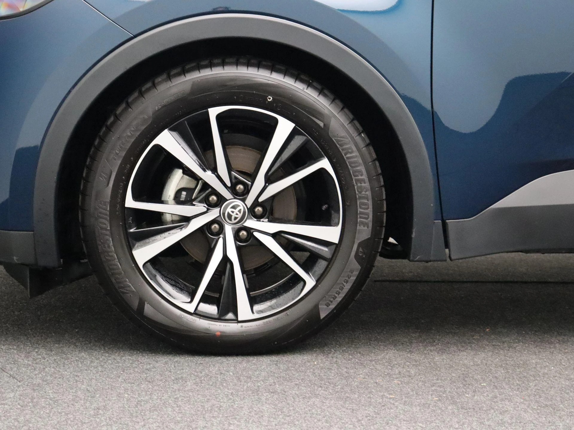 Toyota-C-HR-image-6