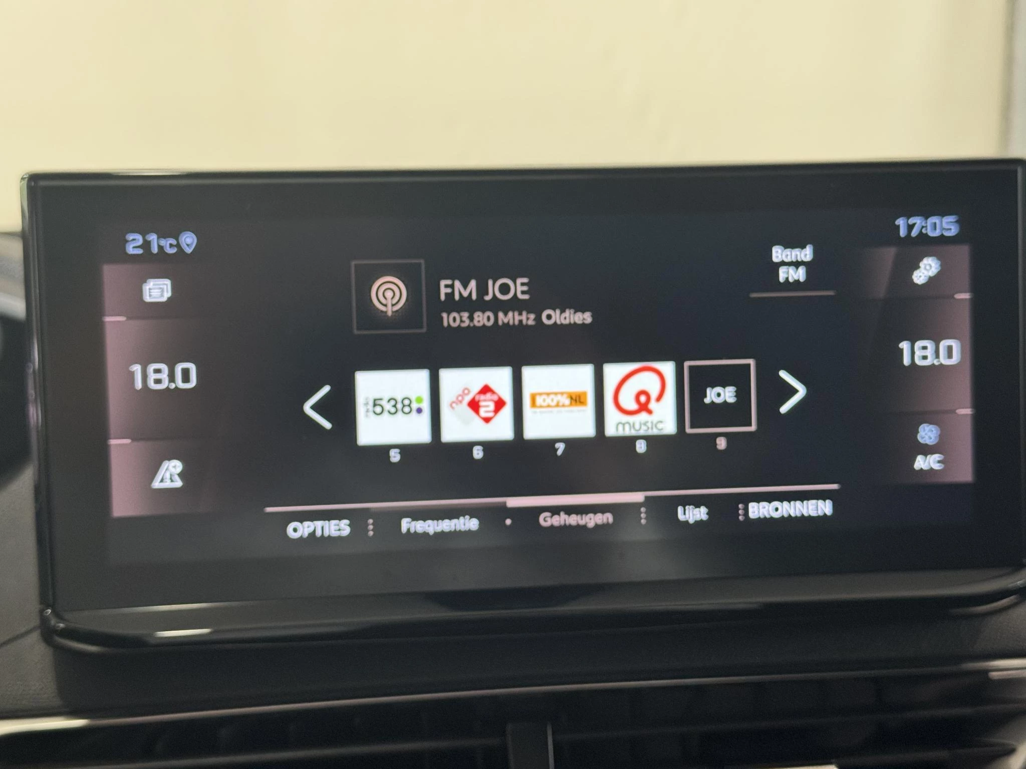 Peugeot-5008-image-11