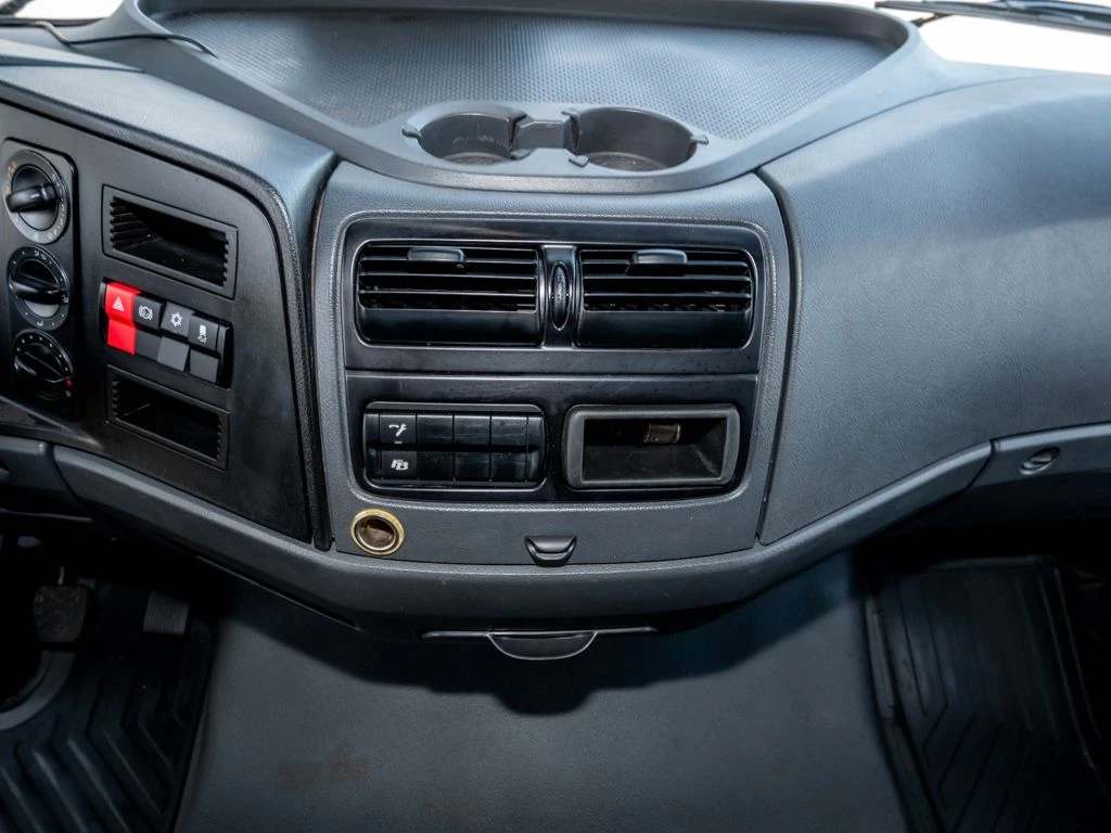 Mercedes-Benz-Atego-image-9