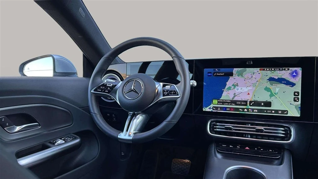 Mercedes-Benz-CLA-image-12
