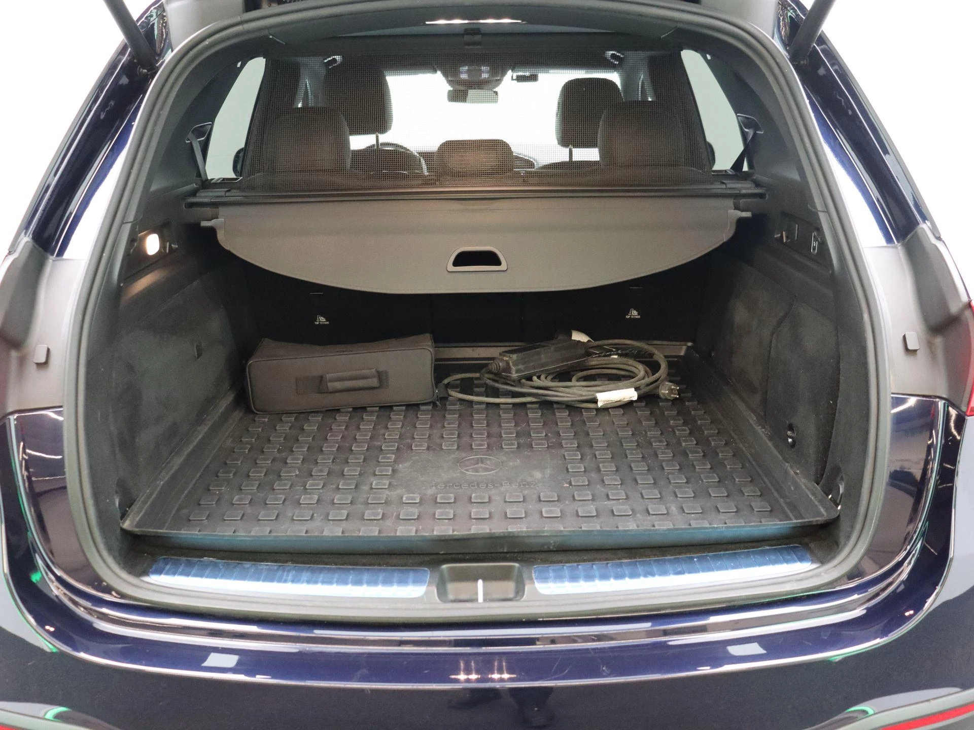 Mercedes-Benz-GLE-image-18