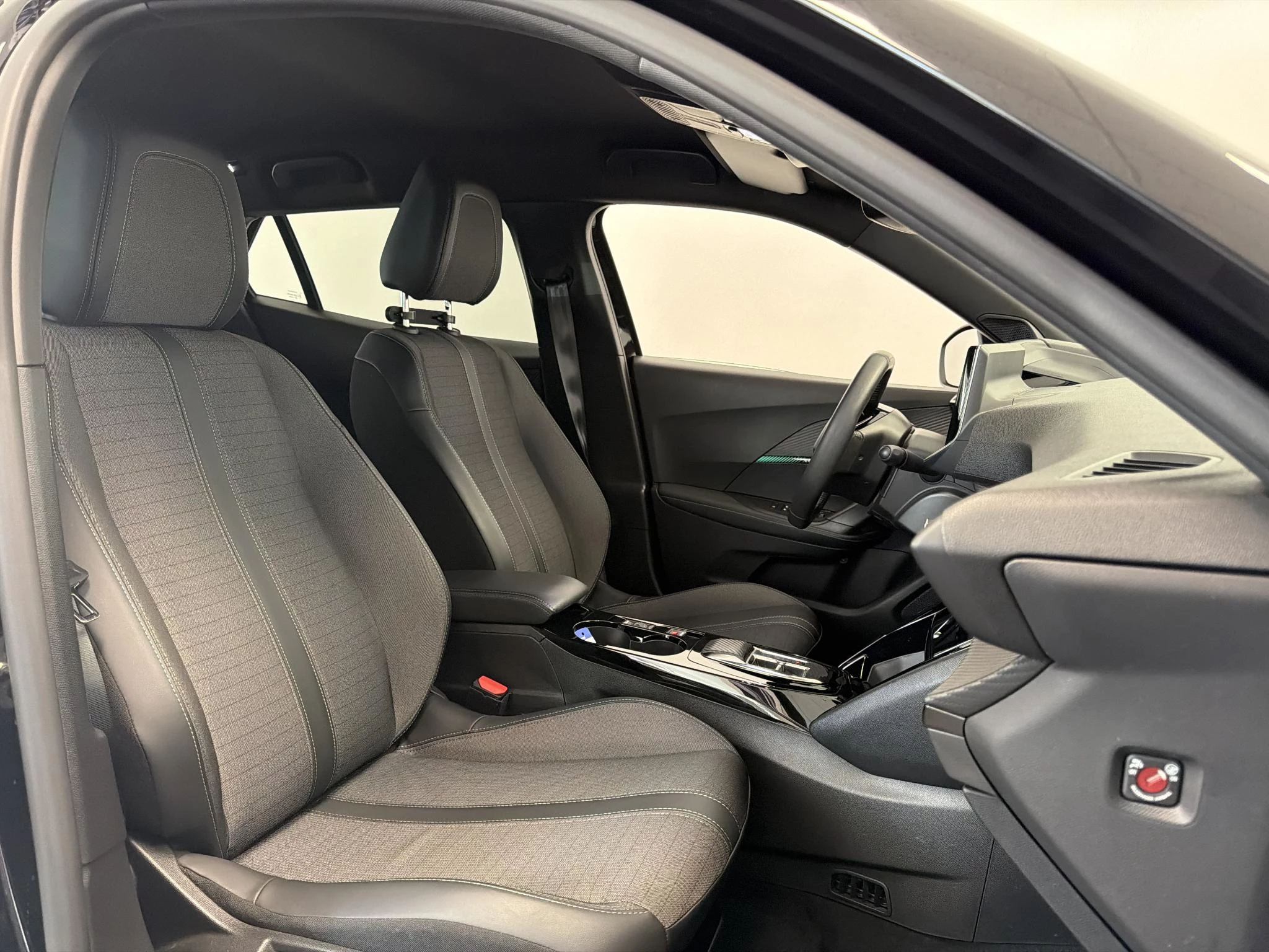 Peugeot e-2008