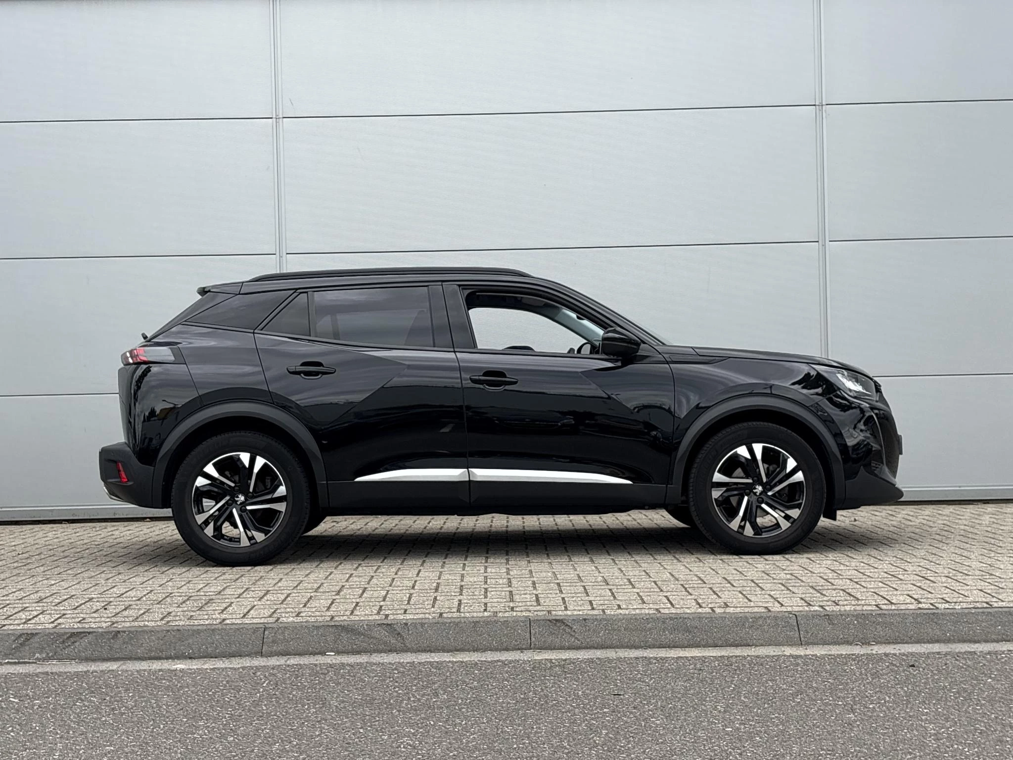 Peugeot 2008 1.2 PureTech Blue Lease Allure