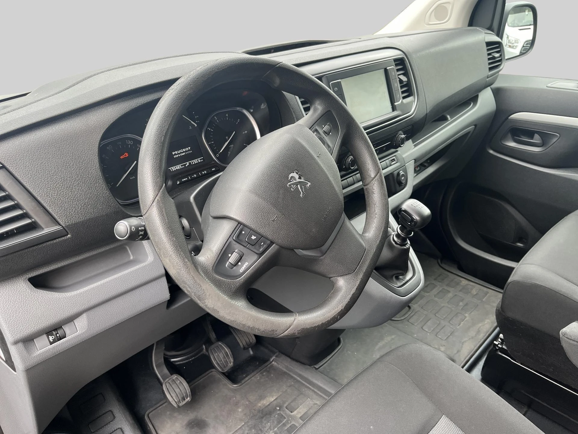 Peugeot-Expert-image-8