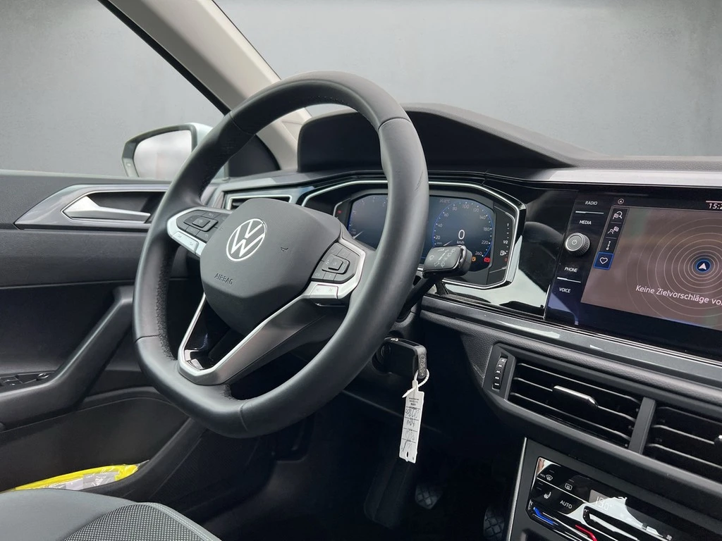 Volkswagen-Polo-image-6