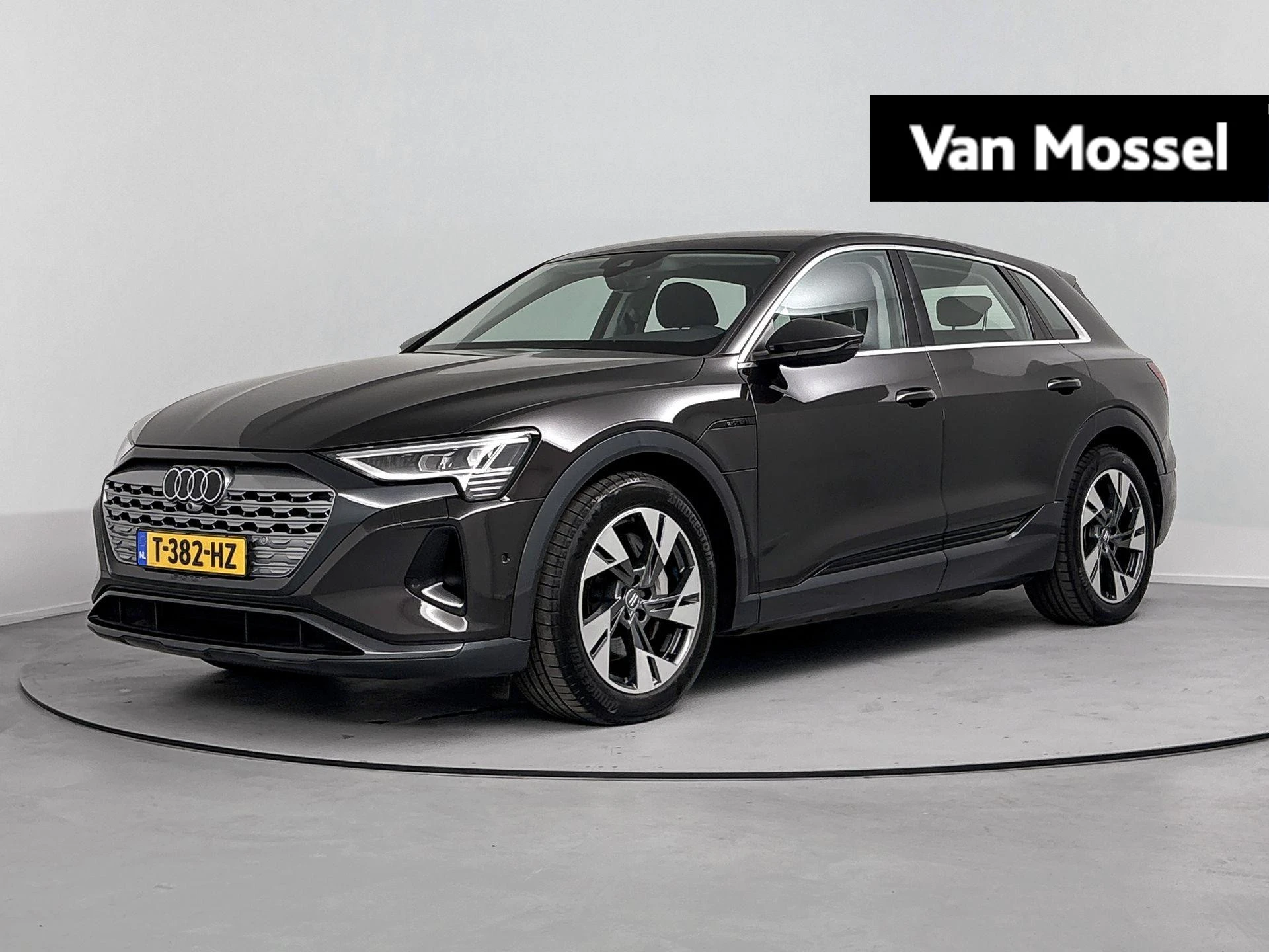 Audi-Q8 e-tron-image-0
